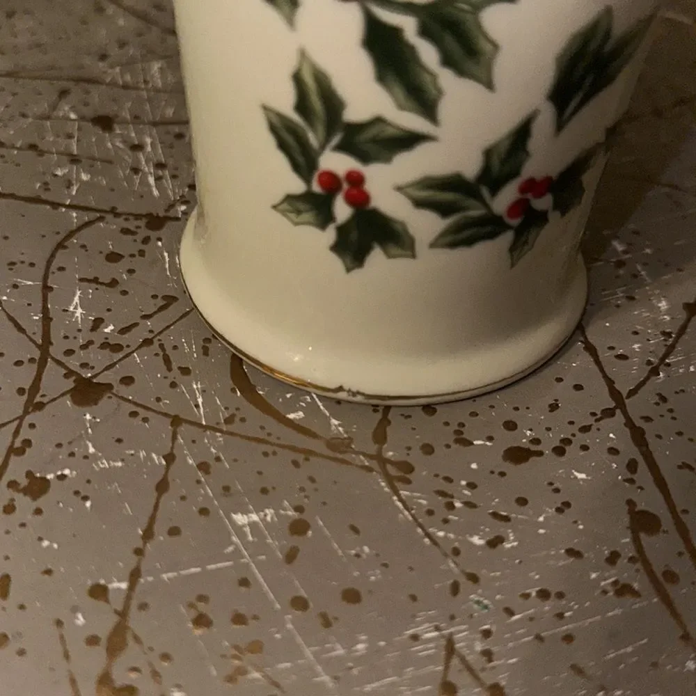 Living Quarters Christmas Winterberry Basket Vase White Green Red Gold